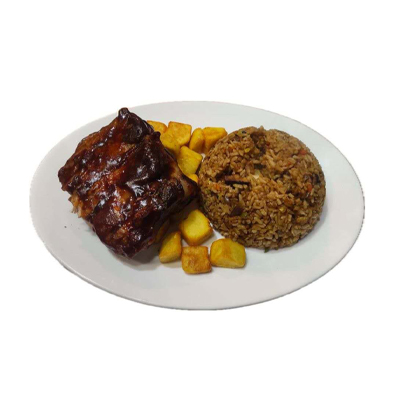 Arroz con costilla asada y patata brava